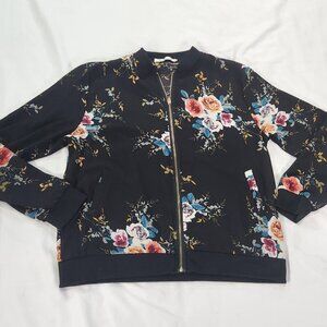 Hipster Row Flowered Jacket 1X
Lot I